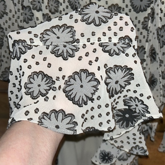 Max Studio London EUC  Flutter Sleeve Embroidered Floral Print Mini Dress Size S - Picture 8 of 9